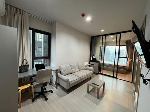 MN1820 Life Asoke Rama 9 Full Furnitured and electrical