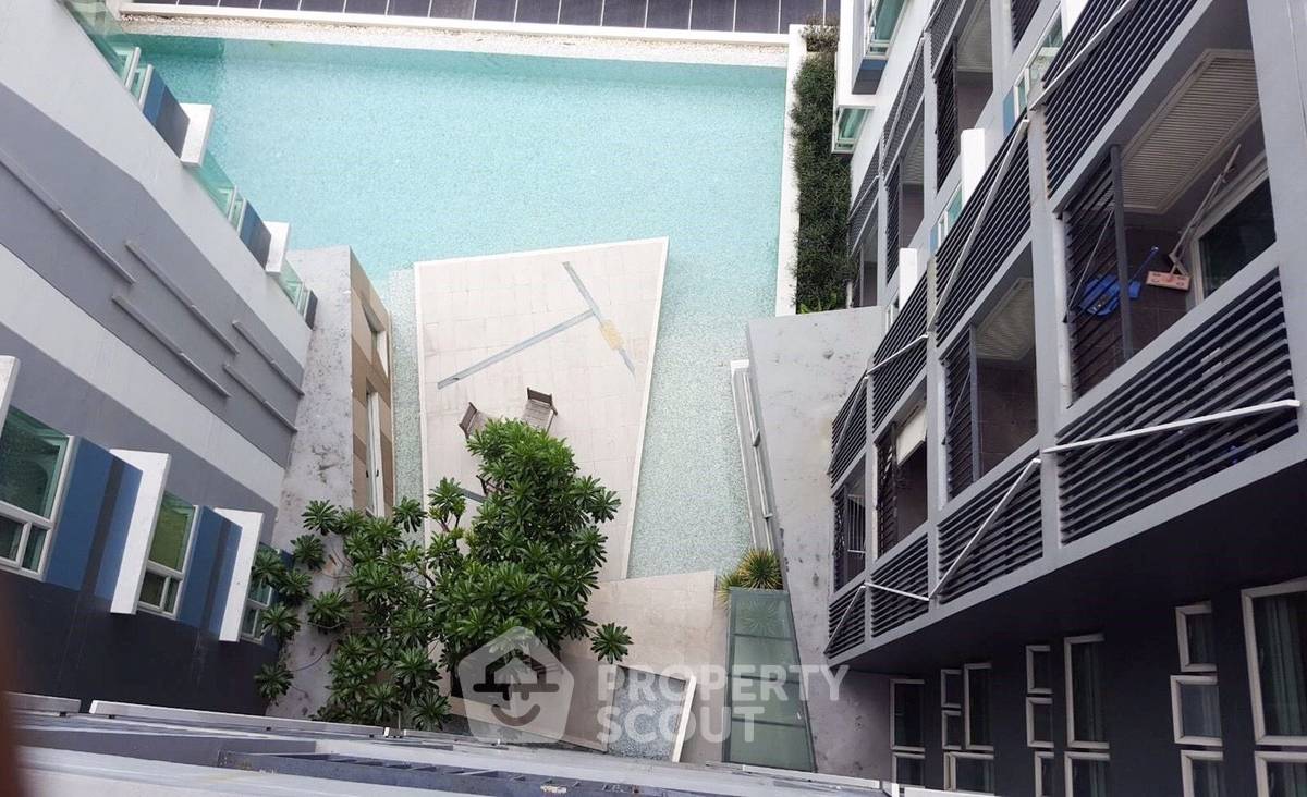 picture 2-BR Condo at The Crest Sukhumvit 49 near BTS Thong Lor (ID 993083) - 10/30