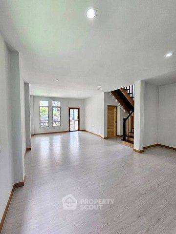 รูป บ้าน 3-ห้องนอน ที่ บ้านพร้อมพัฒน์ กรีนโนวา รามอินทรา ใน สามวาตะวันตก (ID 2150423) - รูปที่ 3/8