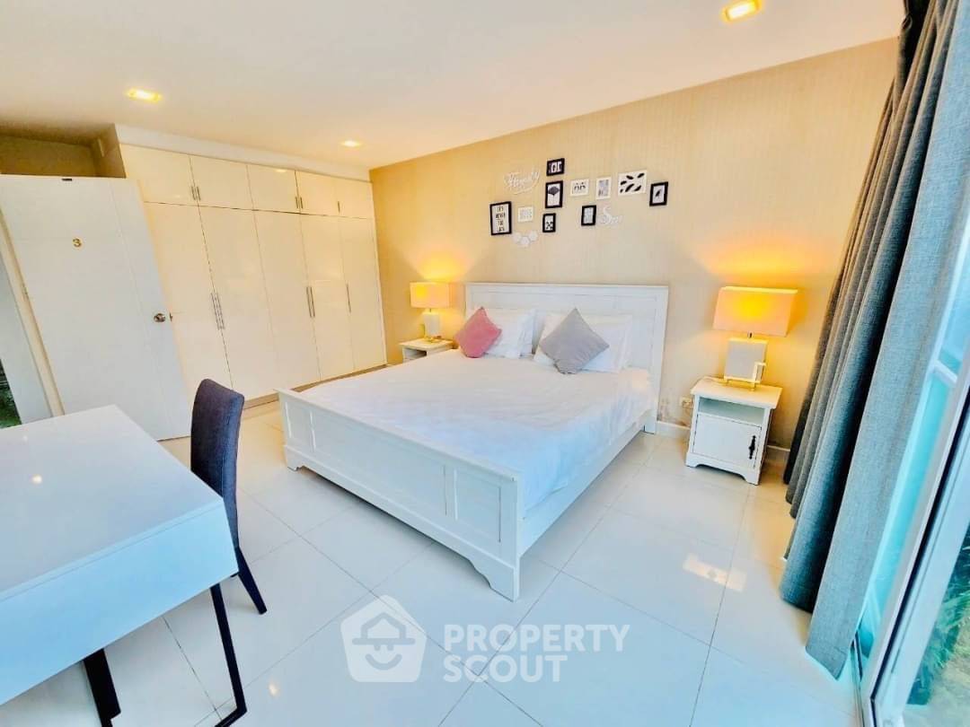 picture 3-BR Condo at Club Royal Condominiums close to Sanctuary of Truth (ID 1553083) - 4/14