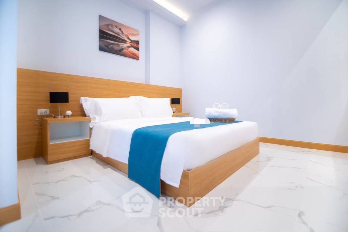 picture 4-BR Villa close to Pattaya South (ID 2106213) - 7/11