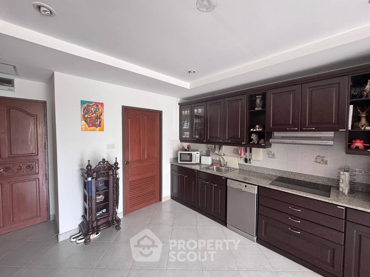 รูป คอนโด 3-ห้องนอน ที่ จอมเทียน บีช เมาท์เทน คอนโดมีเนียม ใกล้ เมืองพัทยา (ID 2025558) - รูปที่ 14/39