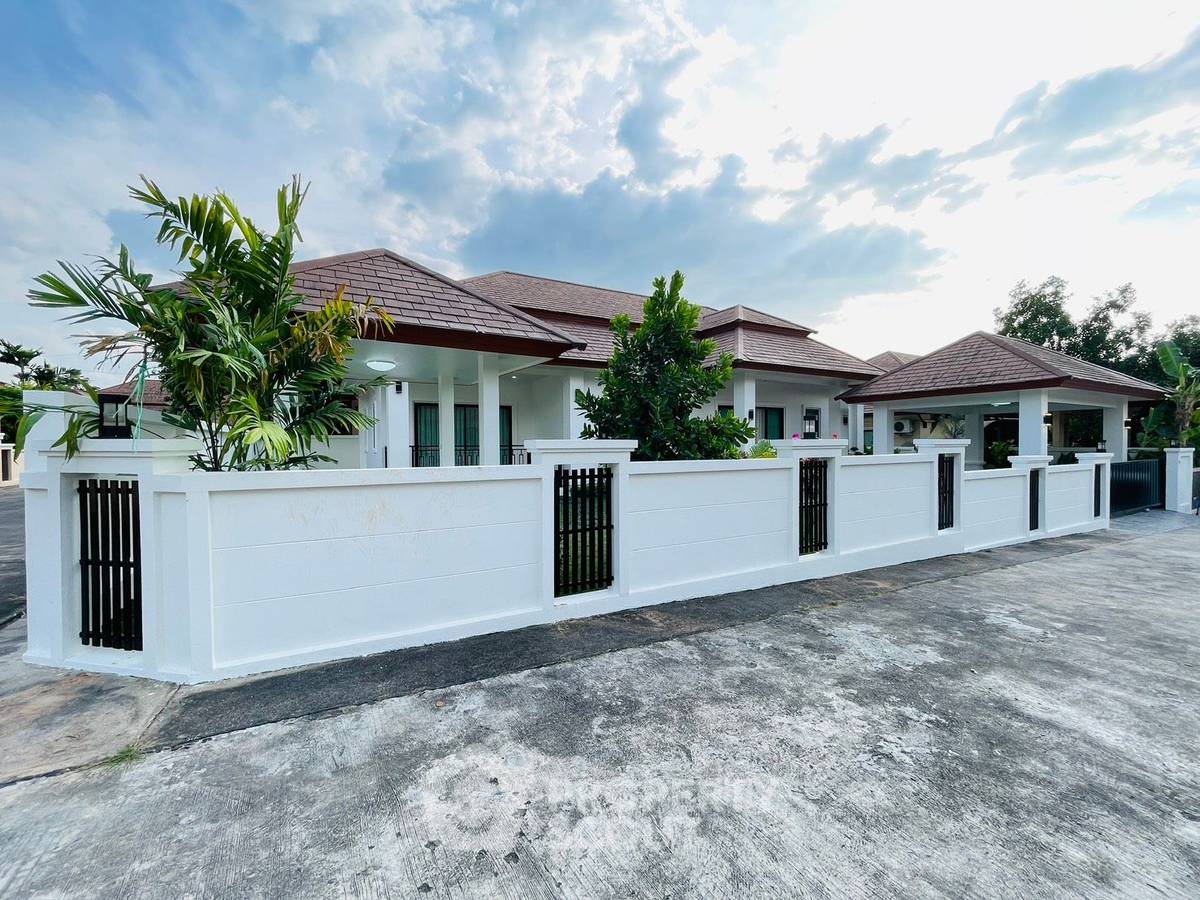 picture 3-BR House close to Pattaya (ID 2065993) - 1/48