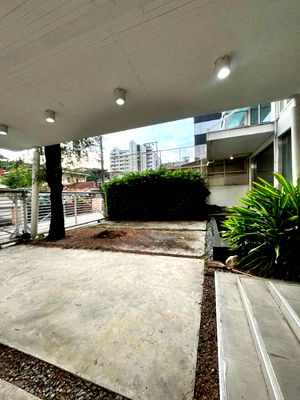 Home office for rent Rama 4 Road : Commercial Space 4 Floors 800 sqm. near BTS Onnut, Lotus' and Expressway