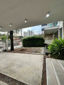 Commercial Space 4 Floors 800 sqm. near BTS Onnut, Lotus' and Expressway