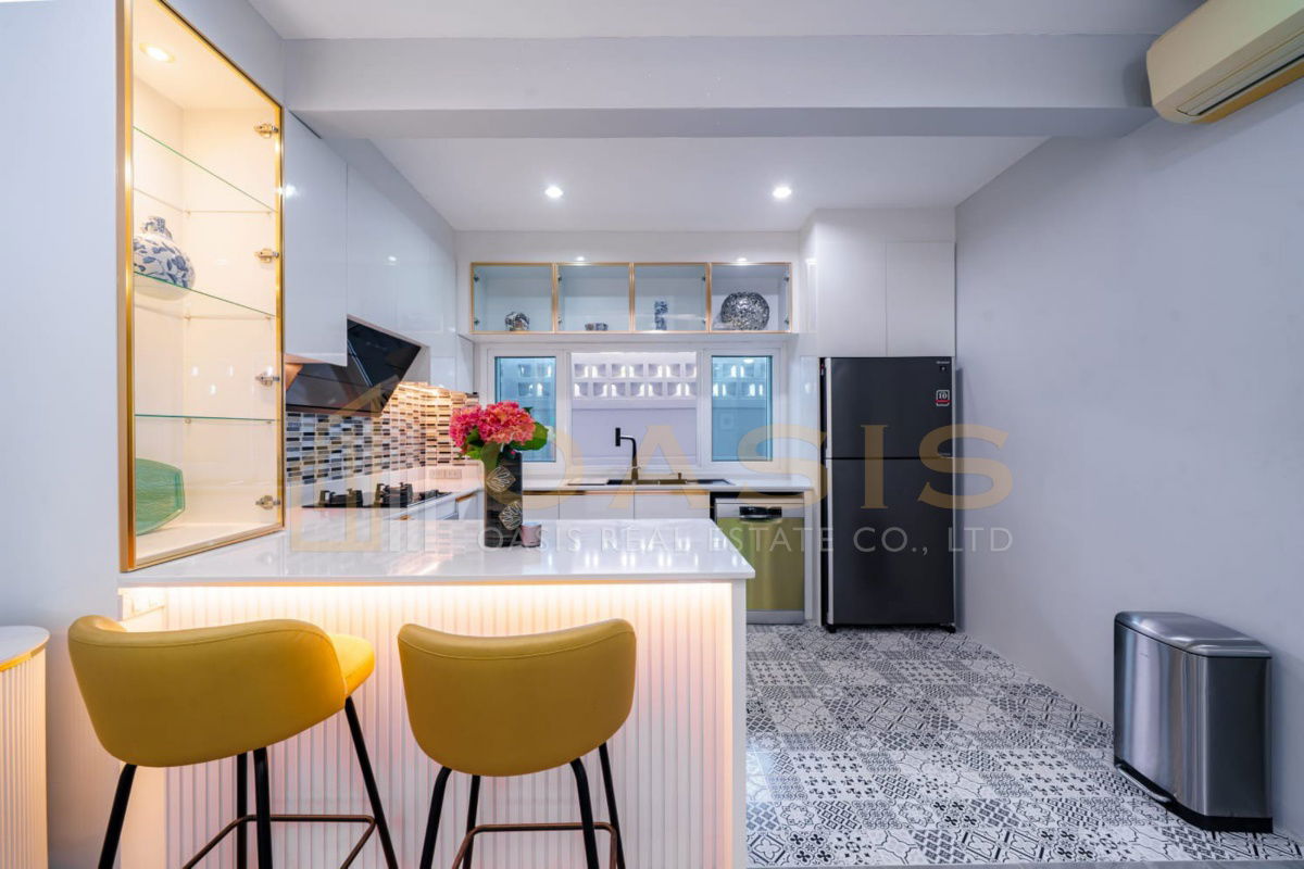 รูป บ้านสมัยใหม่พร้อมสระว่ายน้ำส่วนตัว ขนาด 556 ตารางเมตร - ปรับปรุงใหม่ทั้งหมดปี 2025 - รูปที่ 12/21
