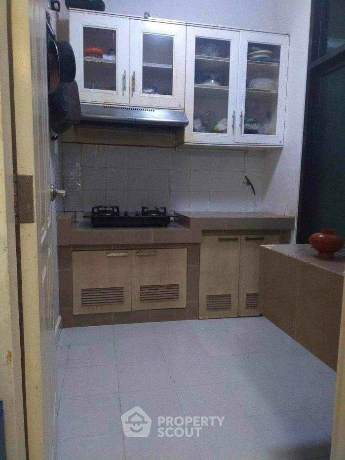 picture 3-BR Condo at Vela De Condo UTCC-Vipawadee 2 near MRT Huai Khwang (ID 2150377) - 4/9