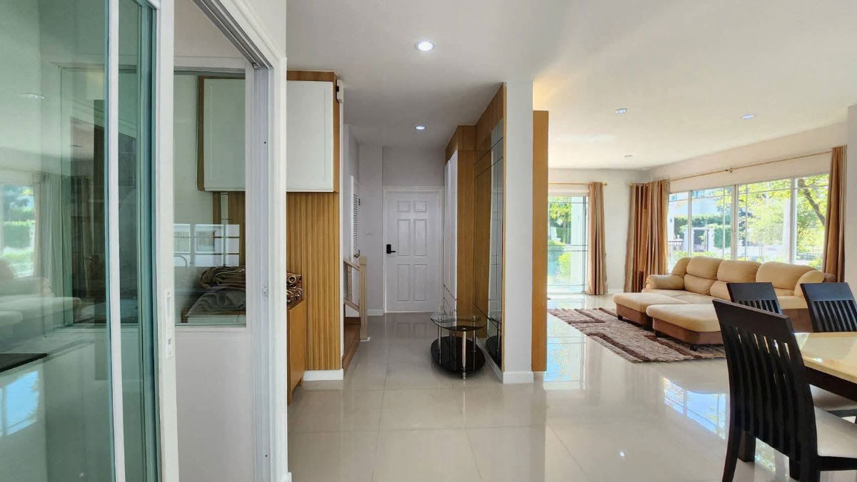 รูป ให้เช่า บ้านสไตล์โมเดิร์น 2 ชั้น เชียงใหม่ ทำเลดี ใกล้นานาชาตินครพายัพ (NIS) T.0946511456 - รูปที่ 11/28