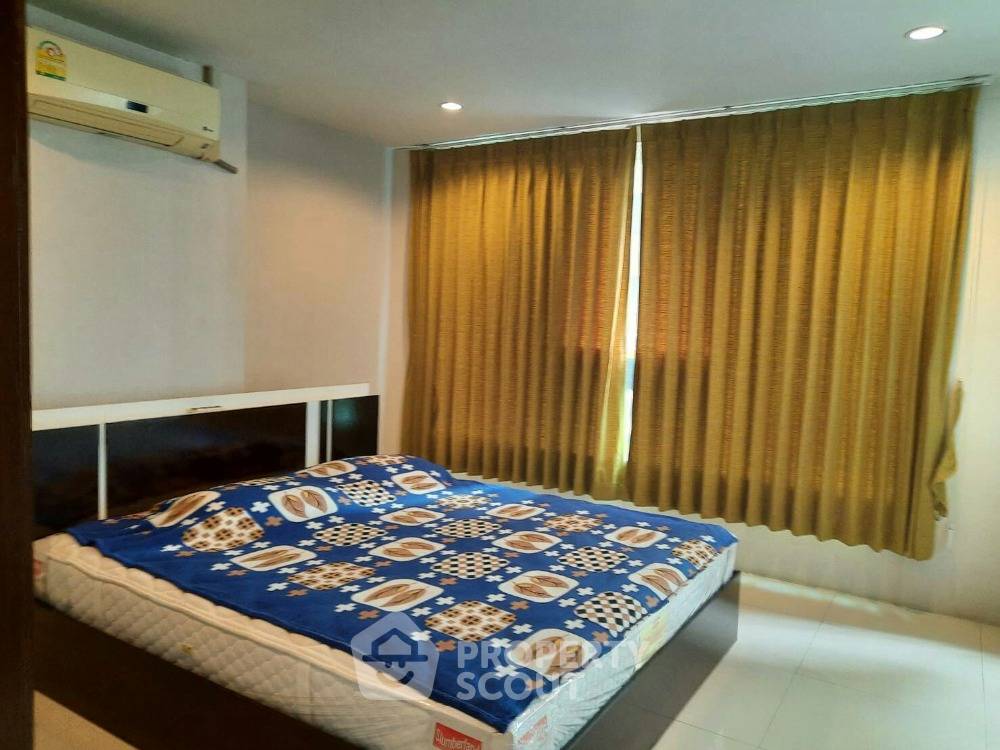 picture 1-BR Condo at Sukhumvit Living Town near MRT Phetchaburi (ID 688177) - 4/10