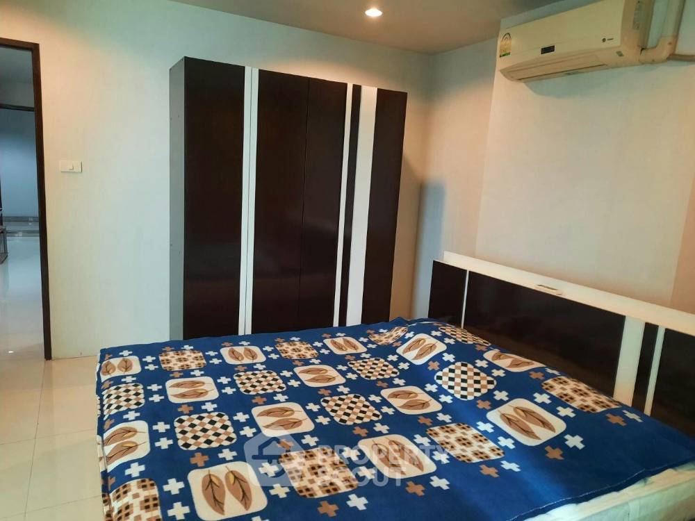 picture 1-BR Condo at Sukhumvit Living Town near MRT Phetchaburi (ID 688177) - 3/10