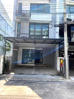 ขายทาวน์โฮม : ทาวน์เฮาท์ 3-ห้องนอน ใน บางแก้ว (ID 2053793)