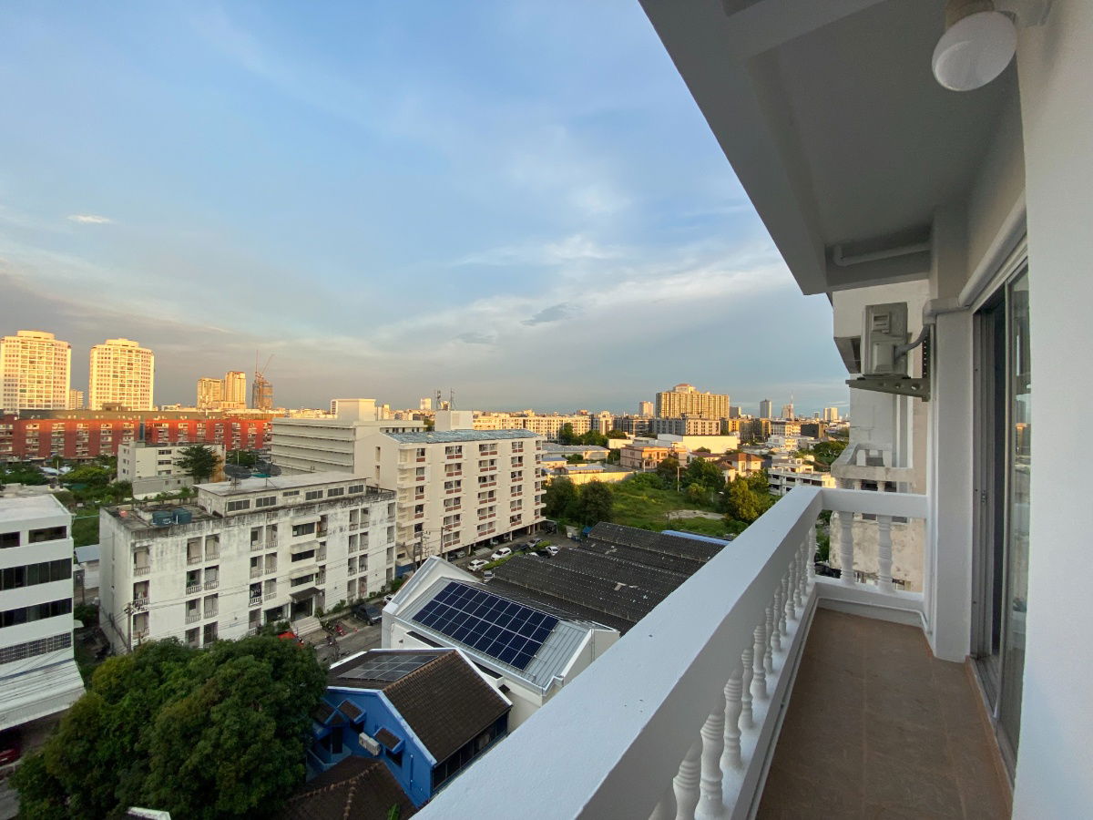 picture 📌For Sale !! 🔥 Big room, cheap for sale Can raise animals With private parking 💥 Ban Sukhothai Condo, Soi Ram 30/1 ✅ Near 2 BTS !! - 25/26