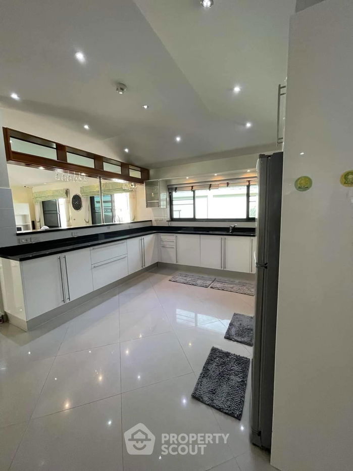 picture 3-BR Villa close to Pattaya (ID 1540114) - 2/20