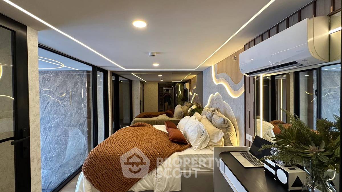 picture 1-BR Condo at SOHO Bangkok Ratchada near MRT Huai Khwang (ID 2127056) - 1/36