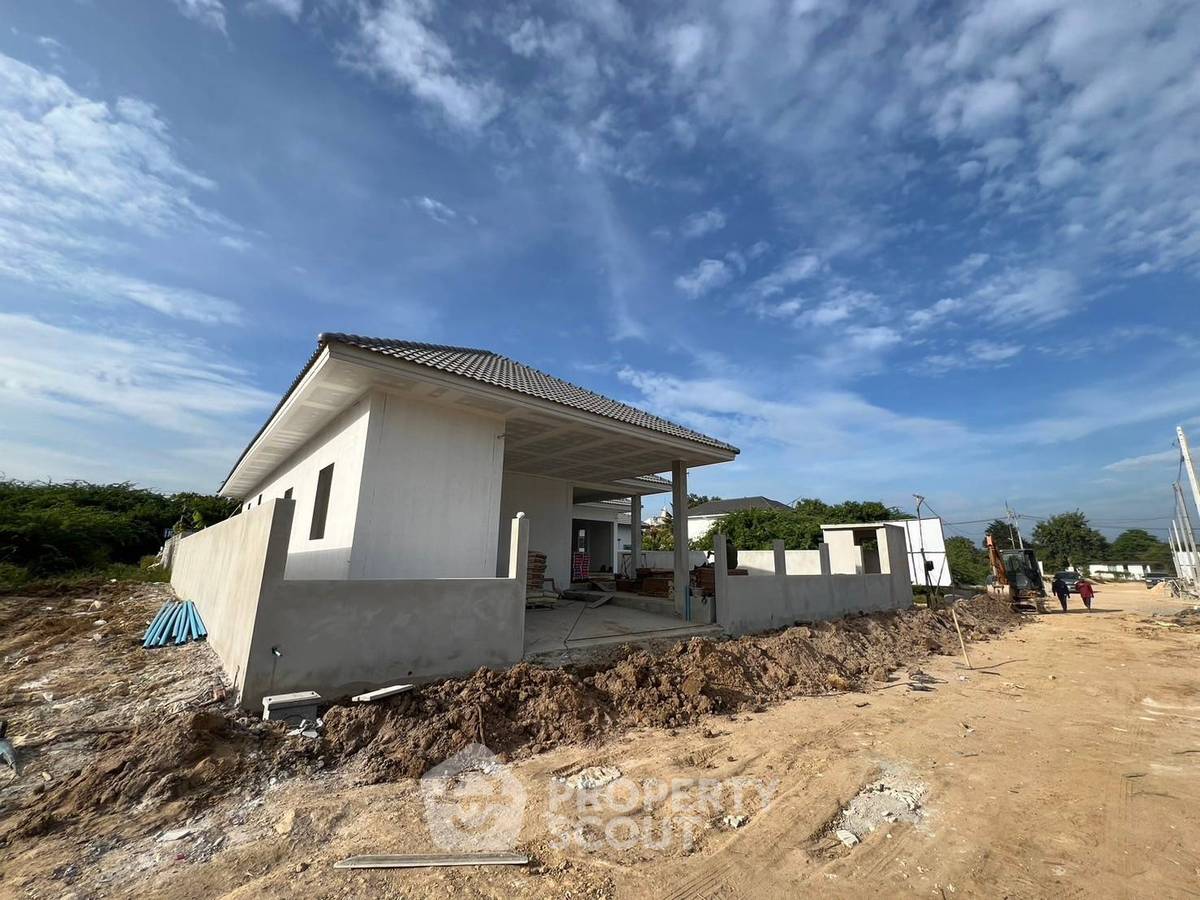 picture 3-BR Villa close to Hua Hin City (ID 2042864) - 5/9