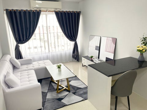 📌For Sale !! 🔥 Big room, cheap for sale Can raise animals With private parking 💥 Ban Sukhothai Condo, Soi Ram 30/1 ✅ Near 2 BTS !!