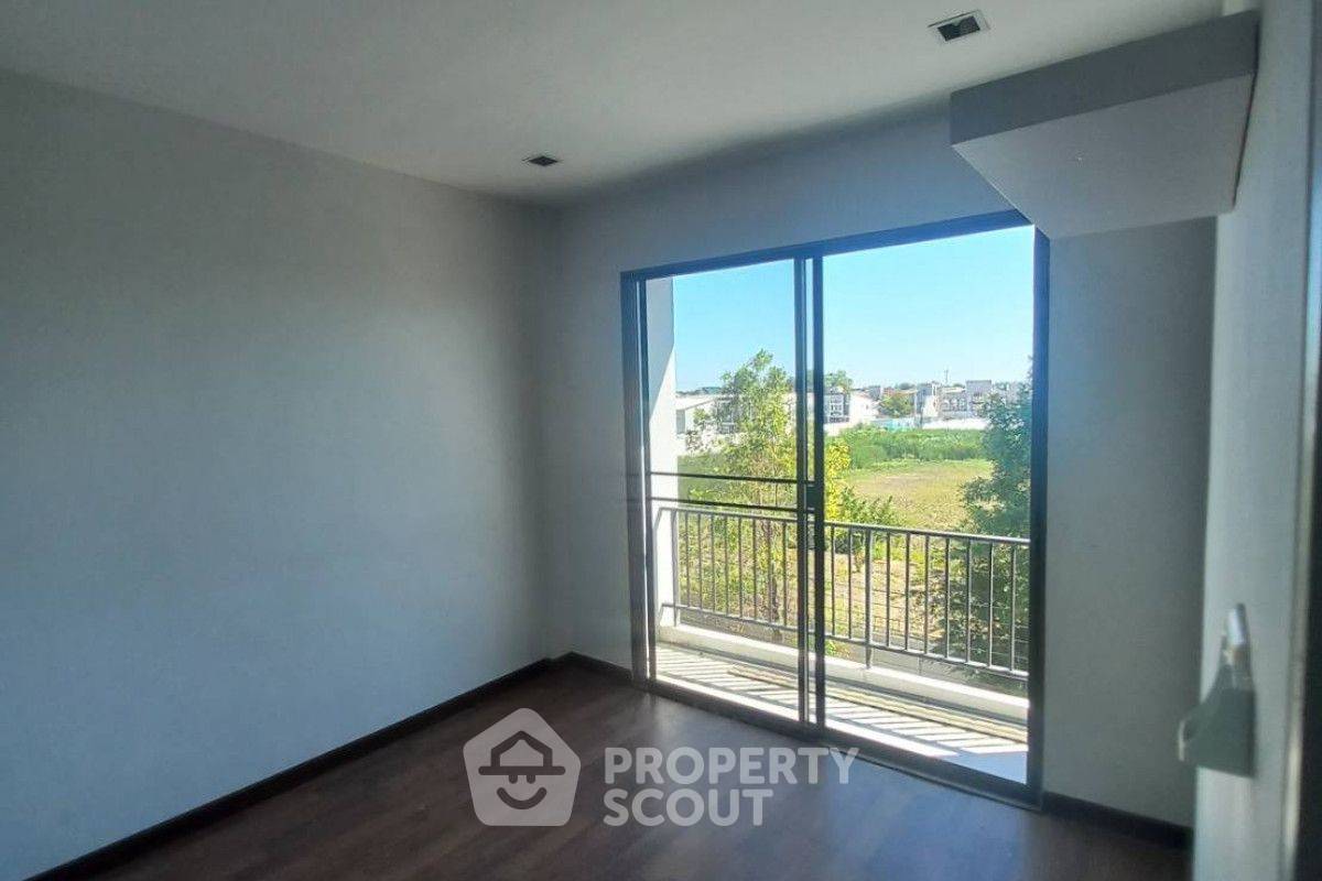 picture 3-BR Townhouse at Eco Space Kaset-Nawamin in Khlong Kum (ID 2098175) - 3/8