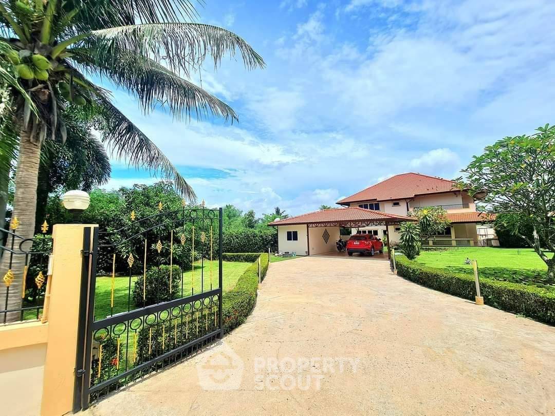 picture 4-BR Villa close to Nongnooch Garden Pattaya (ID 2137162) - 10/14