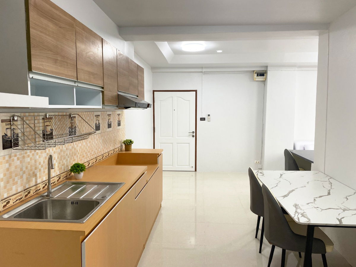 picture 📌For Sale !! 🔥 Big room, cheap for sale Can raise animals With private parking 💥 Ban Sukhothai Condo, Soi Ram 30/1 ✅ Near 2 BTS !! - 17/26