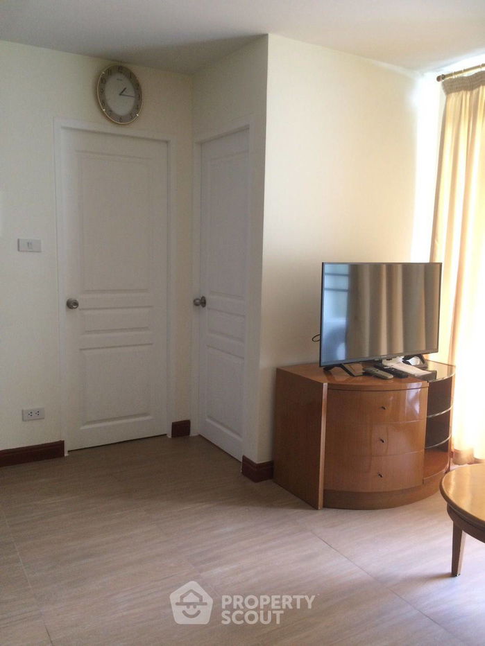 picture 2-BR Condo at Dusit Avenue near MRT Bang Phlat (ID 2093943) - 2/15