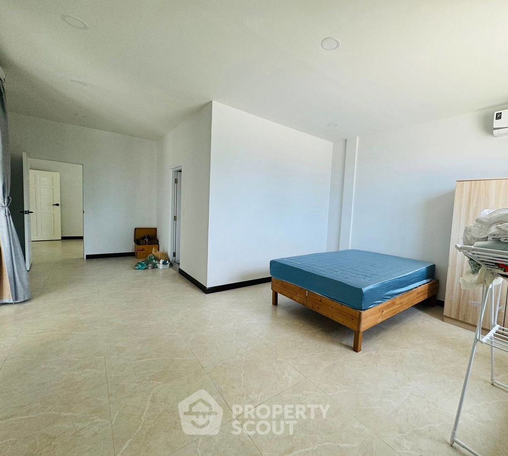 picture 8-BR Villa at Paradise Villa 1 close to East Pattaya (ID 2092059) - 8/25