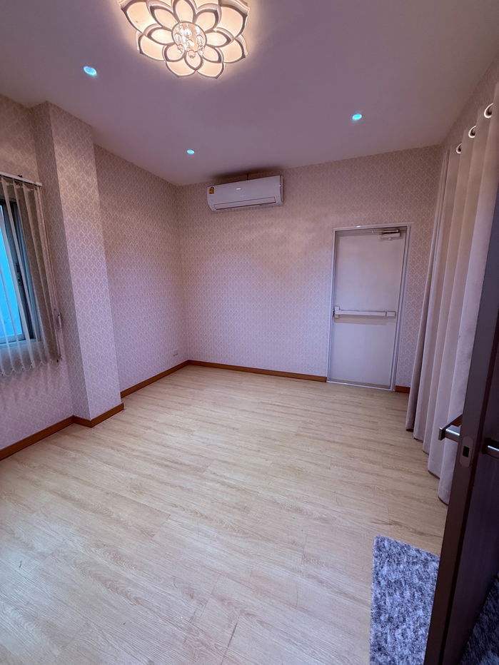 รูป ให้เช่า Home Office สำนักงาน บีสแควร์ พระราม 9-เหม่งจ๋าย ใกล้โรงเรียนนานาชาติสิงคโปร์ - รูปที่ 23/24