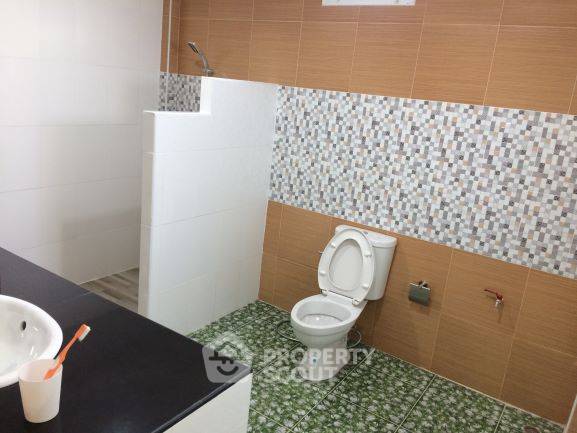 picture 7-BR House at Pruksachat Ramkhamhaeng 118 in Saphan Sung (ID 2147289) - 9/10