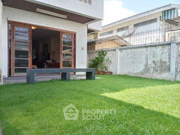 รูป บ้าน 5-ห้องนอน ที่ ลักซ์ 35 รัชดา-ลาดพร้าว ใน จันทรเกษม (ID 2245630) - รูปที่ 1/9