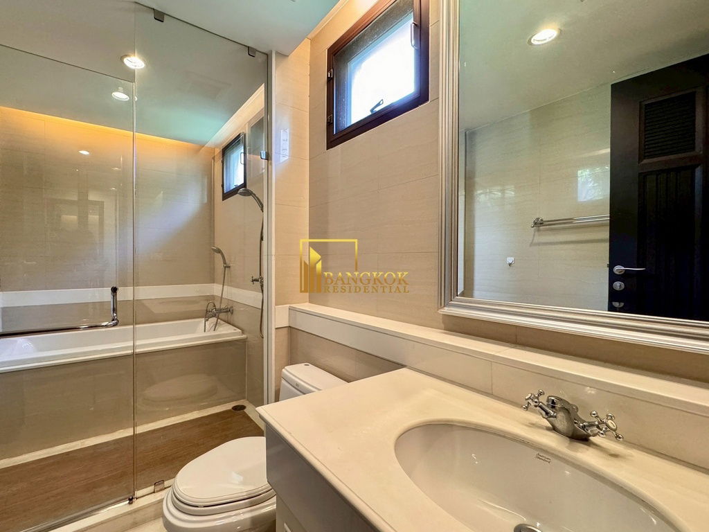 รูป Baan Sukhumvit 18 - Stunning 4 Bed House With Private Pool - BR28270SH - รูปที่ 39/53