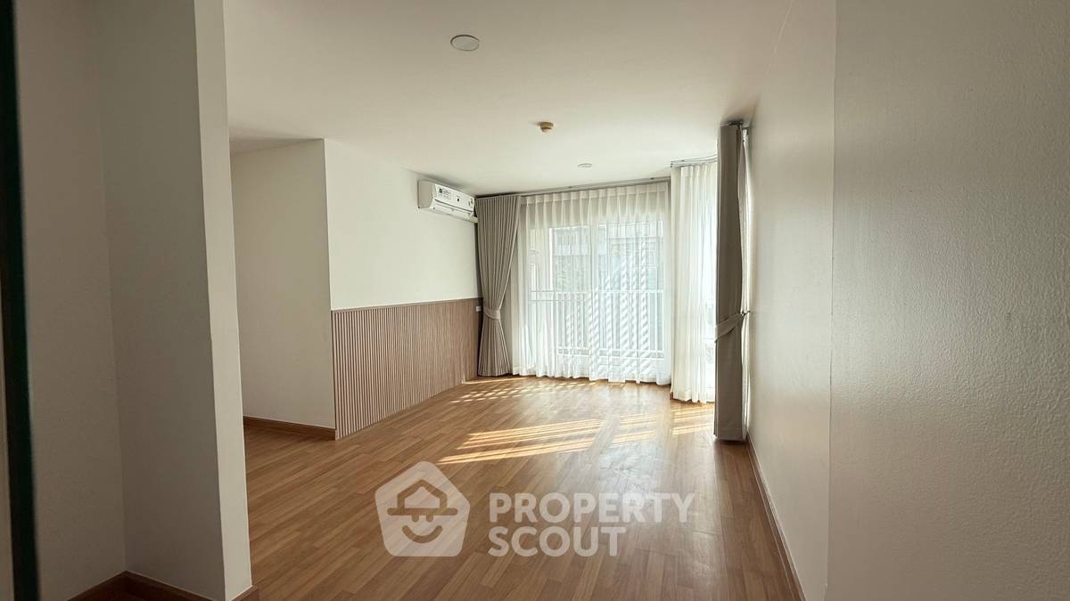 picture 2-BR Condo at U Sabai Rama 4 Kluaynamthai near BTS Phra Khanong (ID 2018323) - 4/22