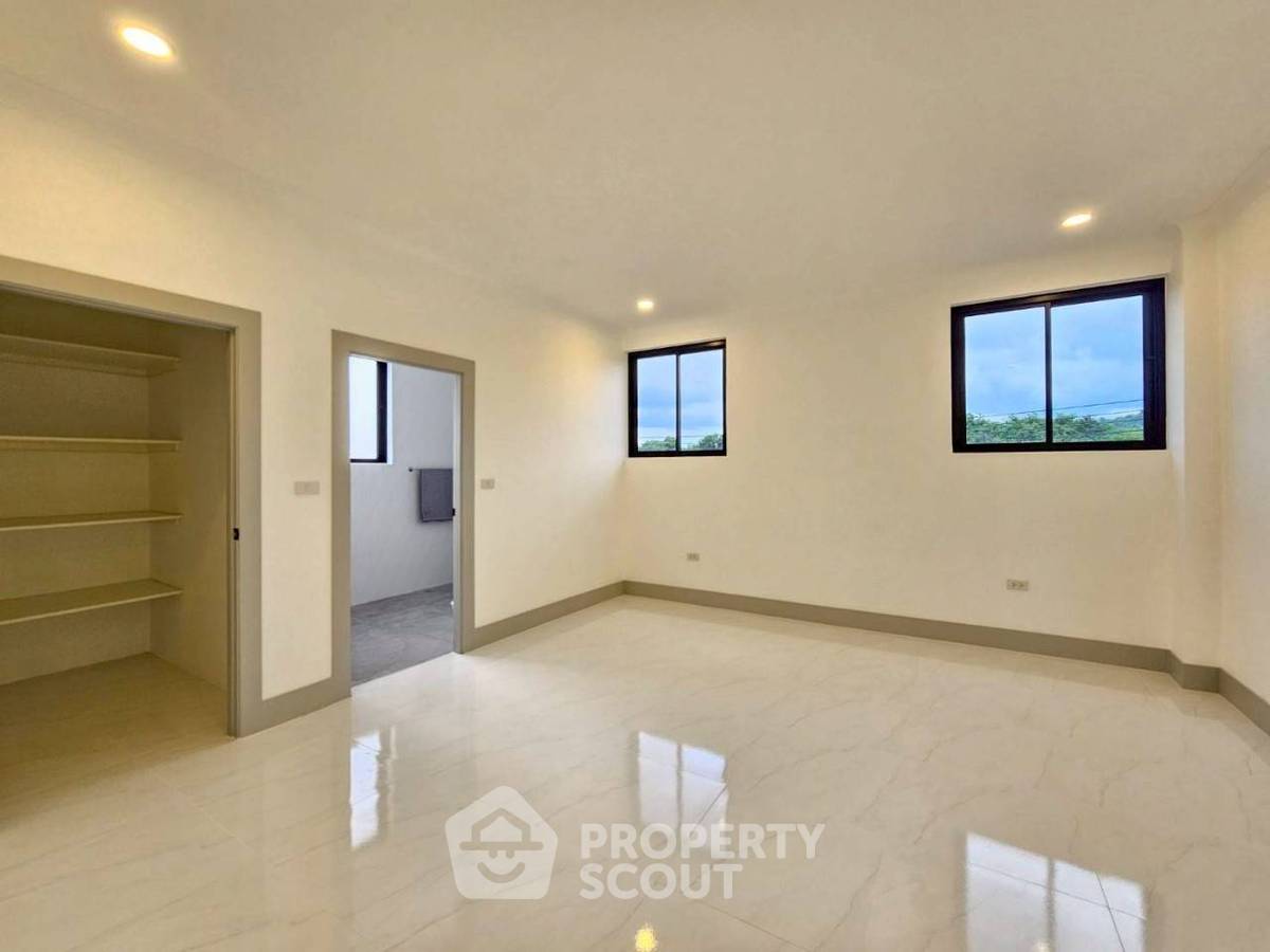 picture 5-BR Villa close to Nongnooch Garden Pattaya (ID 2151408) - 13/23
