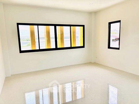 2-BR Townhouse at P.K.Land & House Prachauthit 90 in Ban Khlong Suan (ID 2150520)