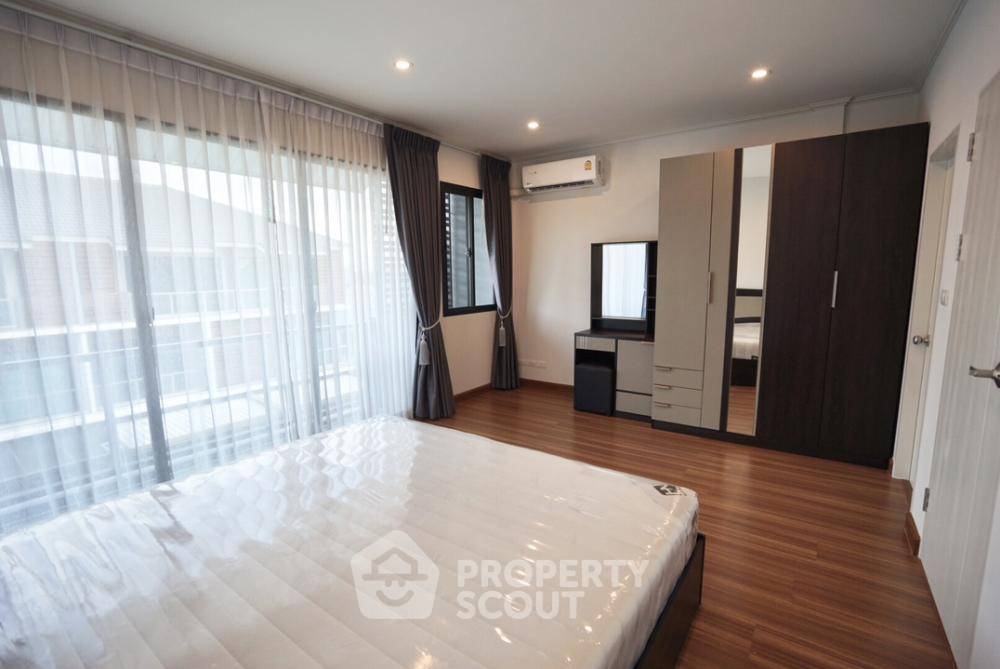 picture 3-BR Townhouse in Khlong Chan (ID 1275250) - 3/17