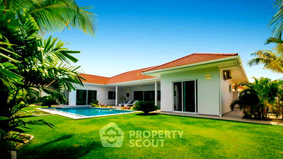 Houses for sale Prachaubkirikhan : Spacious 3-BR Villa at Palm Avenue 4 in Hin Lek Fai (ID 1110604)