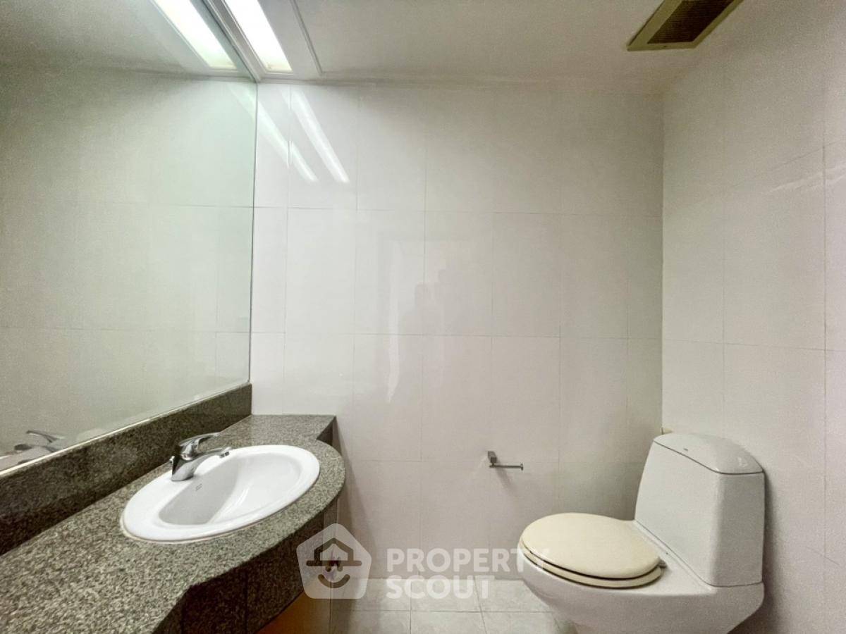picture 2-BR Condo at Baan Yen Akard Condominium in Chong Nonsi (ID 2022591) - 9/15