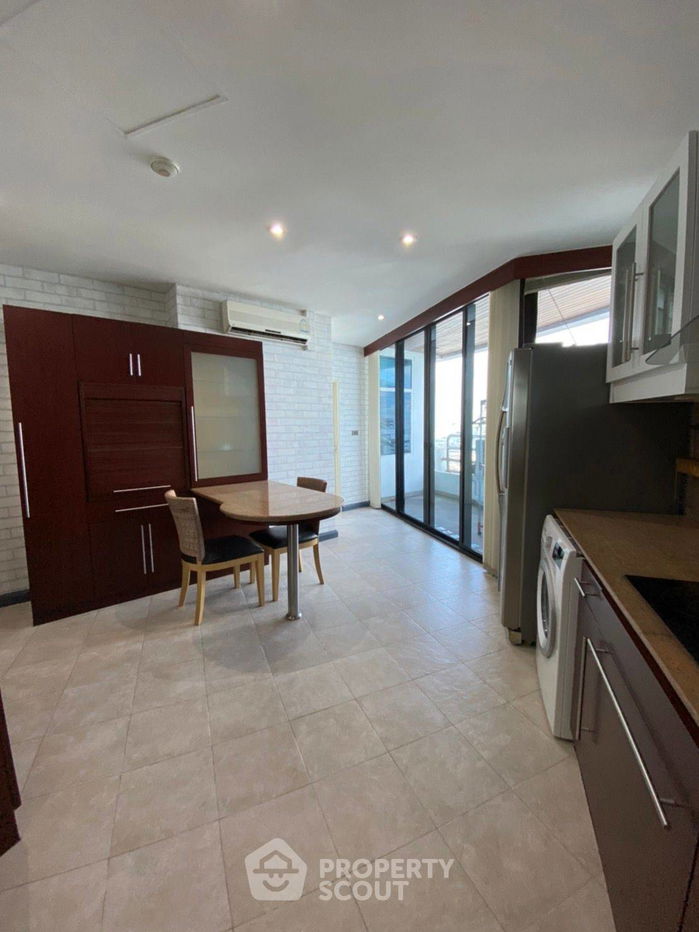 picture 3-BR Condo at Royal River Place in Bang Phong Phang (ID 708270) - 24/33