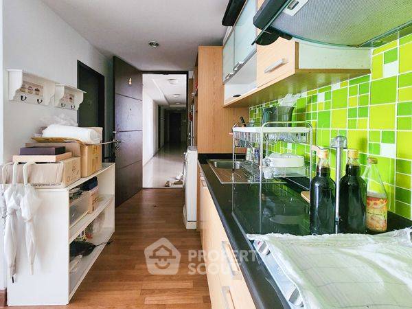 picture 2-BR Condo at Baan Samsen Condominium near MRT Bang O (ID 2129509) - 12/15