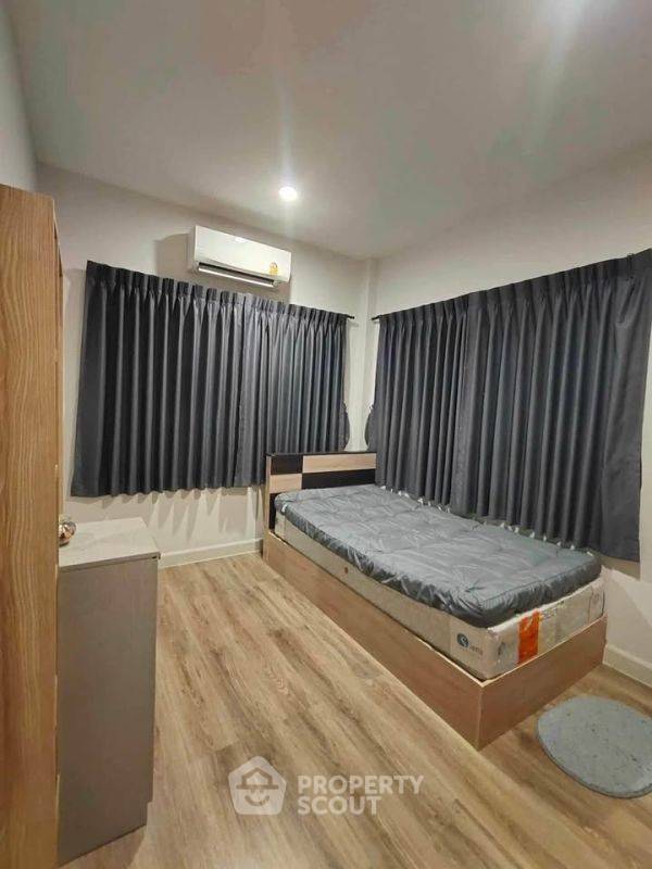 picture 4-BR Townhouse at Verve Petchkasem 81 in Nong Khang Phlu (ID 2150518) - 4/9