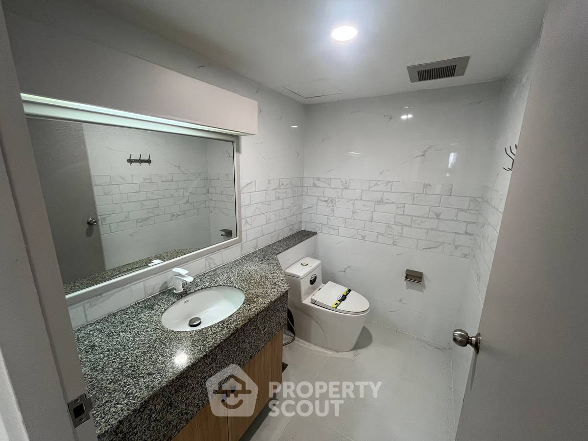 รูป คอนโด 4-ห้องนอน ที่ บ้านจันทร์ คอนโดมิเนียม ใกล้ ทองหล่อ (ID 2245163) - รูปที่ 18/19