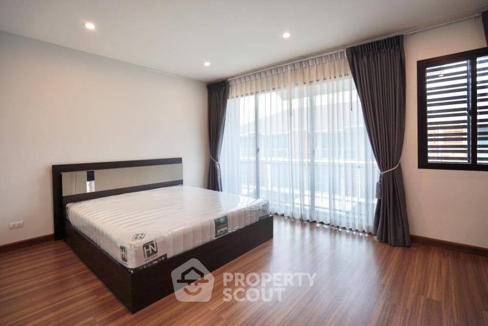 picture 3-BR Townhouse in Khlong Chan (ID 1275250) - 2/17