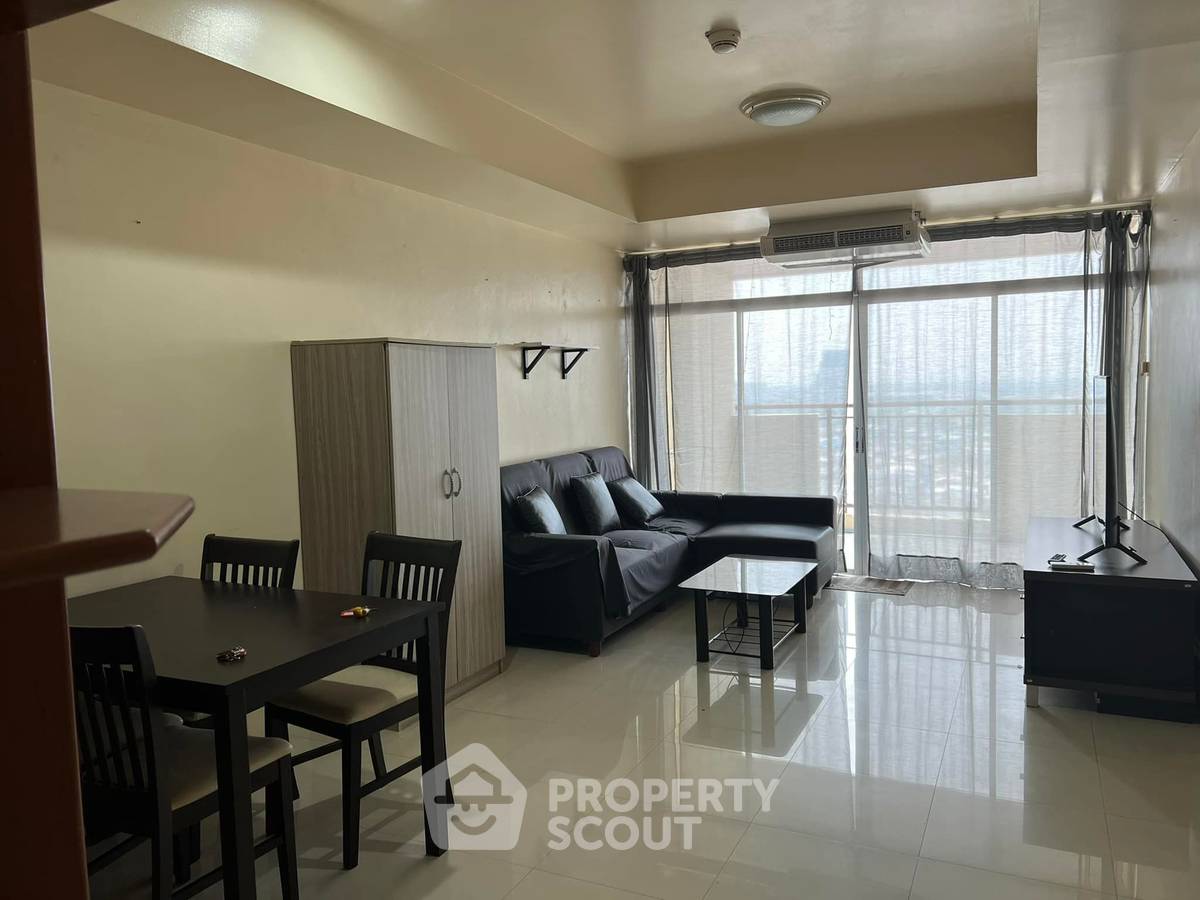 picture 1-BR Condo at Monterey Place Sukhumvit 16 near MRT Queen Sirikit National Convention Centre (ID 760440) - 1/9