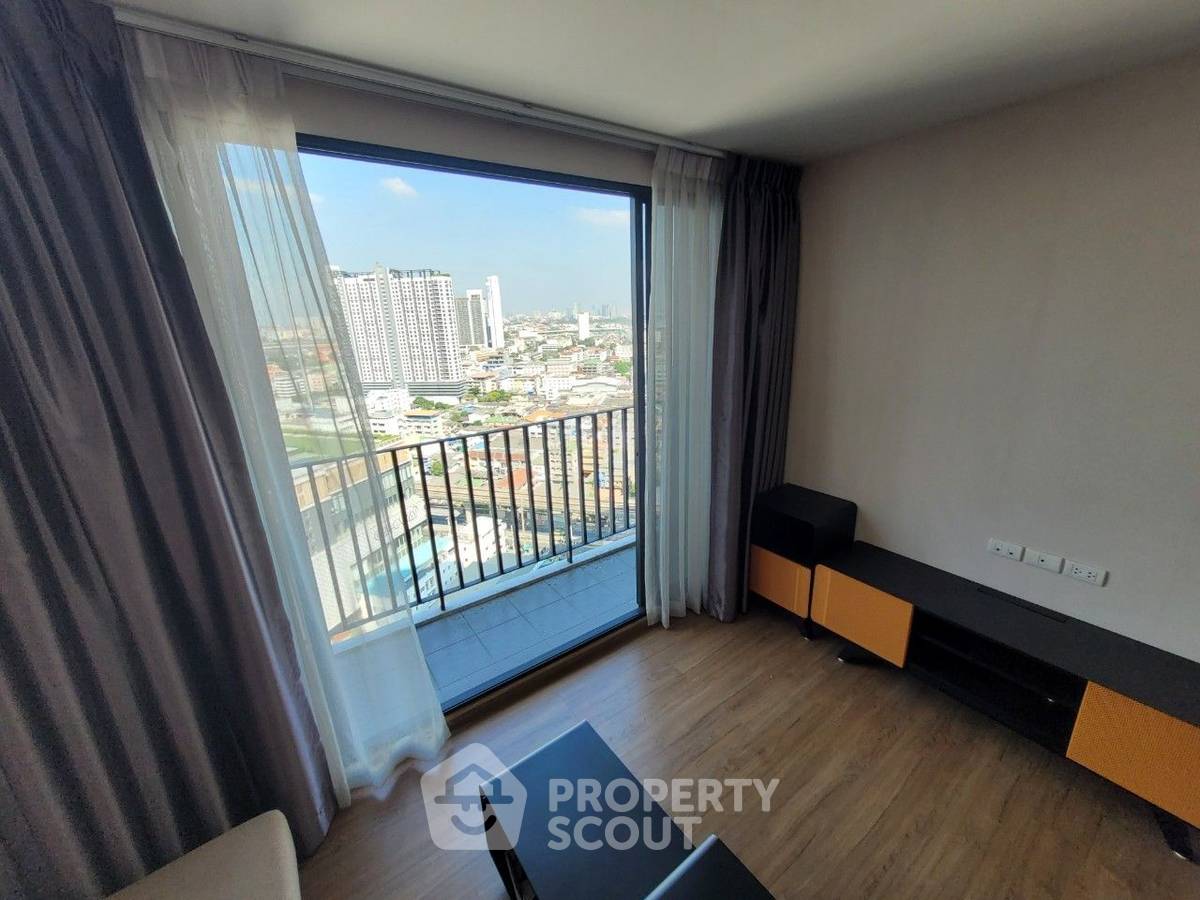 picture 2-BR Condo at The Tree Interchange near MRT Bang Pho (ID 1045049) - 1/11