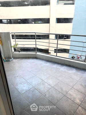 Condos for sale : 1-BR Condo at Jomtien Plaza Residence close to Pattaya South (ID 2085435)