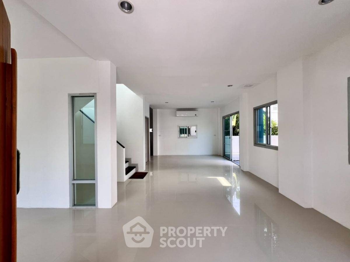 picture 3-BR House at The Tara Ramintra in Bang Chan (ID 1675378) - 2/6