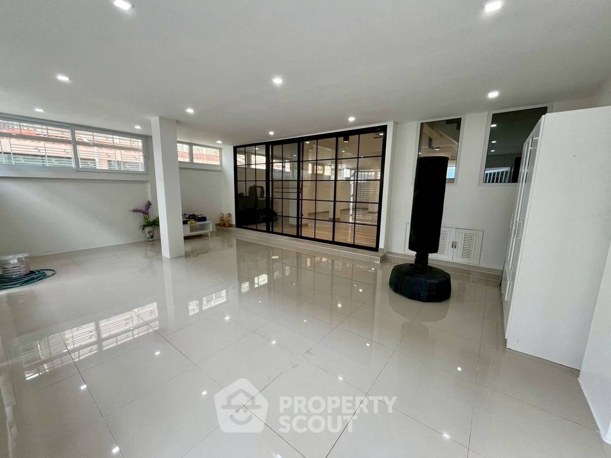 รูป บ้าน 4-ห้องนอน ที่ เซนสิริ มิดทาวน์ วิลล่า ใกล้ พัทยาใต้ (ID 2111203) - รูปที่ 10/13