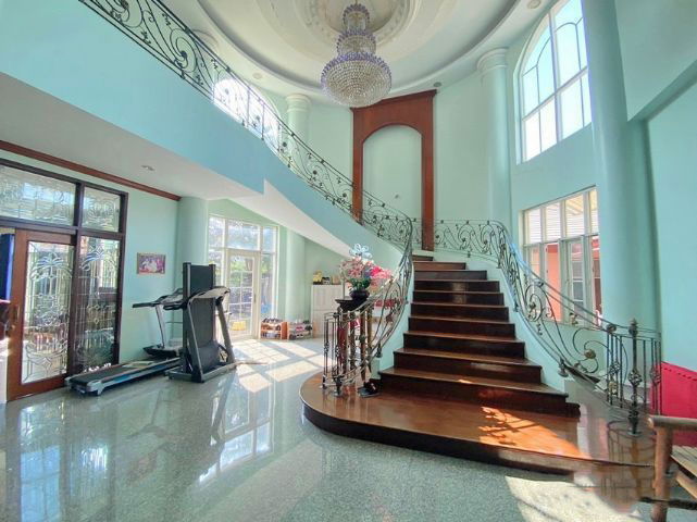 picture For sale: 2-storey detached house, usable area of ​​1,000 square meters, with land area of ​​2 rai 49 square wa, along a 6-lane road - 2/5
