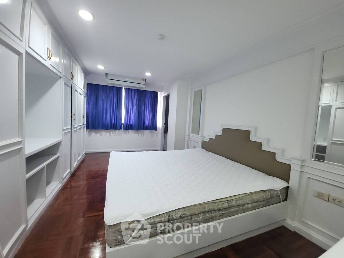 picture 3-BR Condo at Empire House Condominium near BTS Ekkamai (ID 2060835) - 11/23