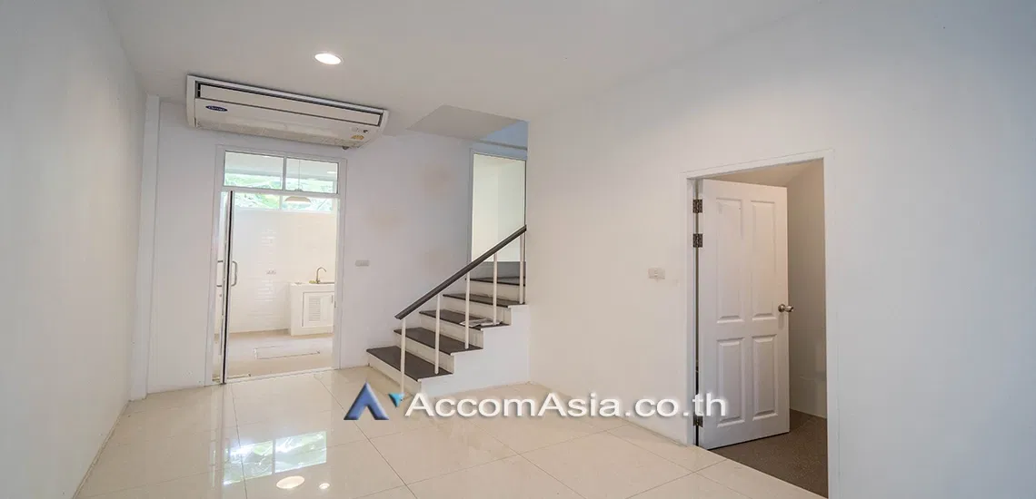 picture 🔼🔽 AccomA 📩 Home Office 3 BR Townhouse in Khlong Ton Nuea (AA30465) - 9/17