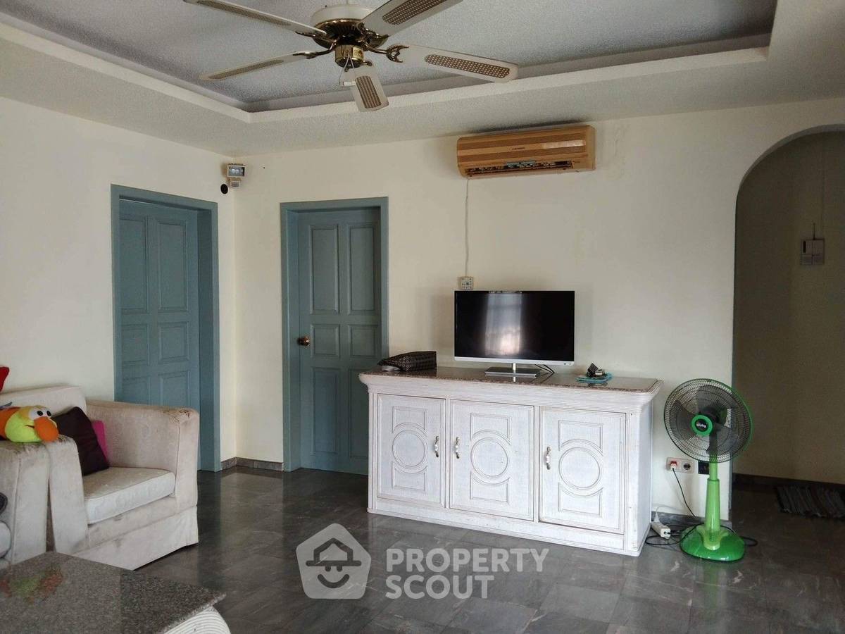 picture 3-BR House close to Pattaya (ID 1540368) - 3/12