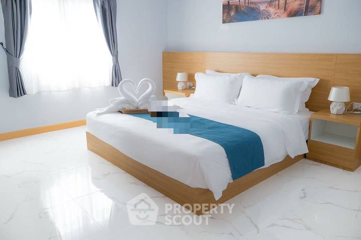 picture 4-BR Villa close to Pattaya South (ID 2106213) - 10/11